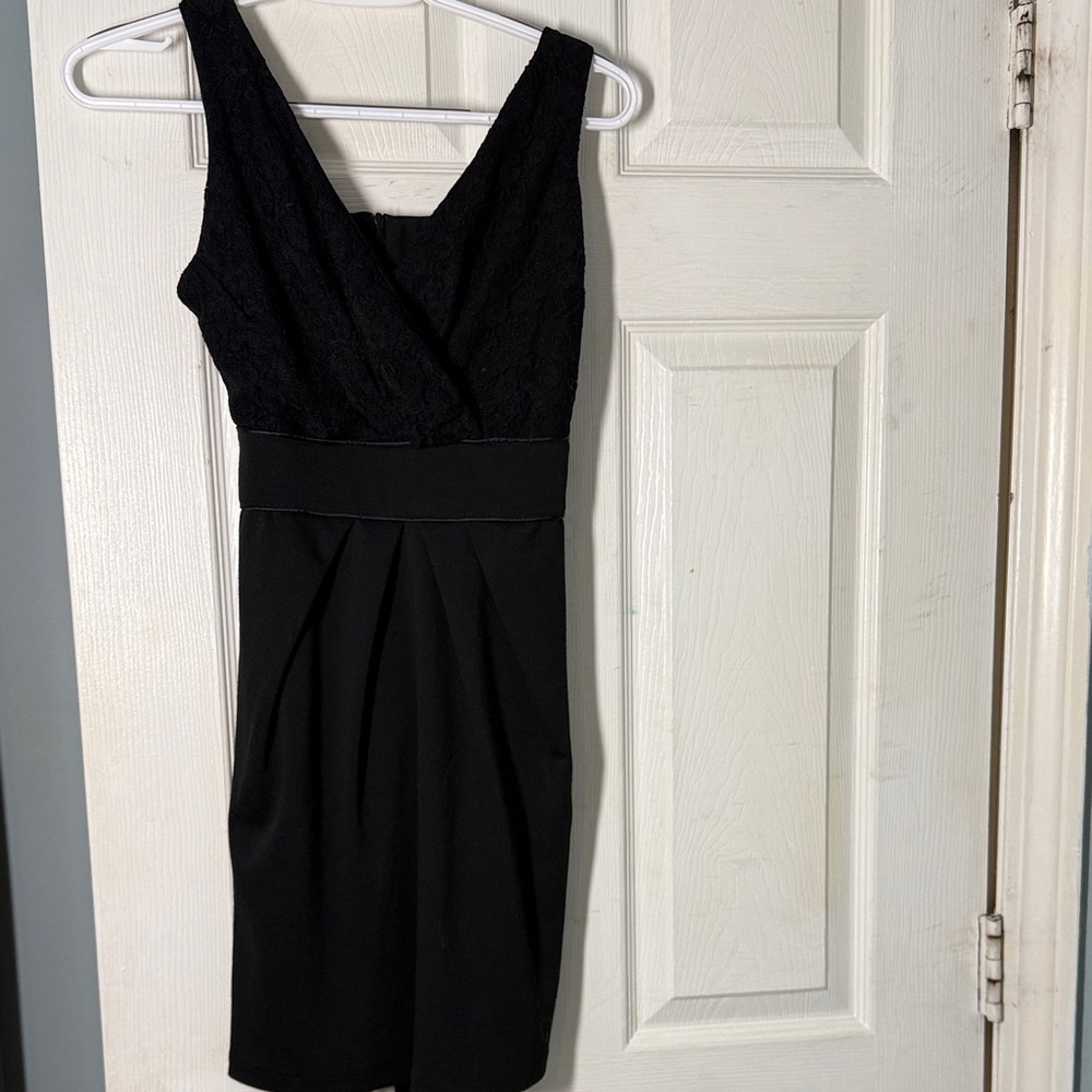 Source Unknown Black Sleeveless V-Neck Midi Dress